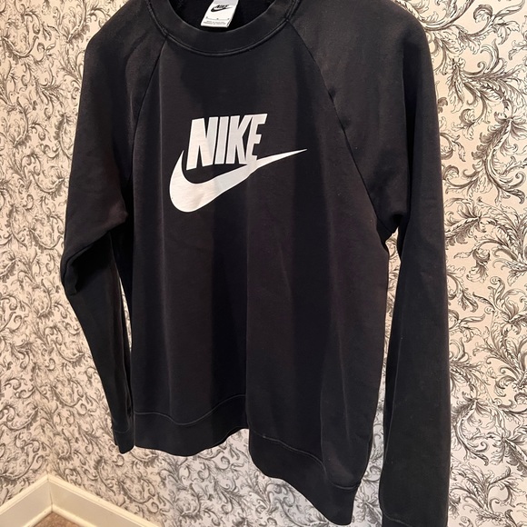 Nike Sportswear Club Fleece. black and white sweatshirt, size Medium - Picture 3 of 8